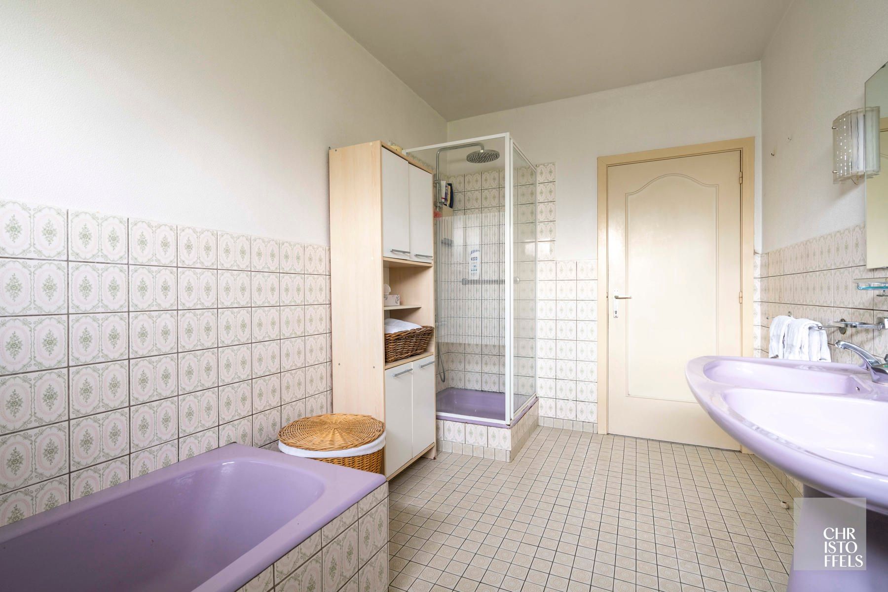 Op te frissen laagbouwvilla op een perceel van 1.257m² in het groen!  foto 15