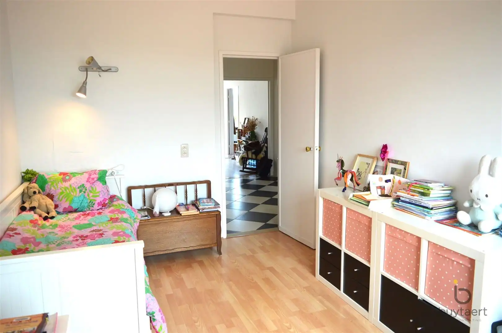 Gezellig en licht twee slaapkamer appartement aan het Stadspark! foto 6