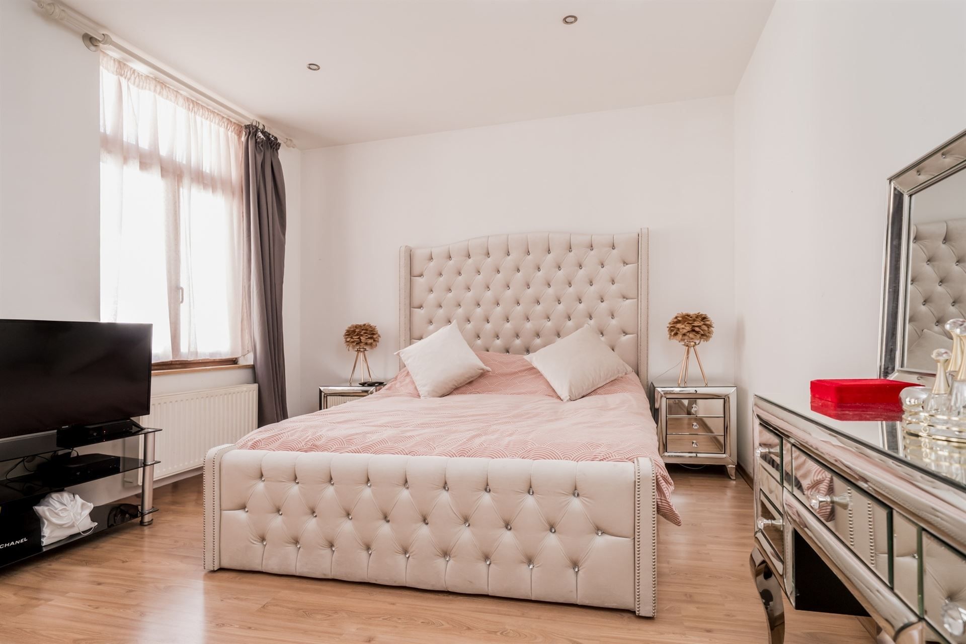 Instapklare woning met 3 slpks nabij station. foto 15