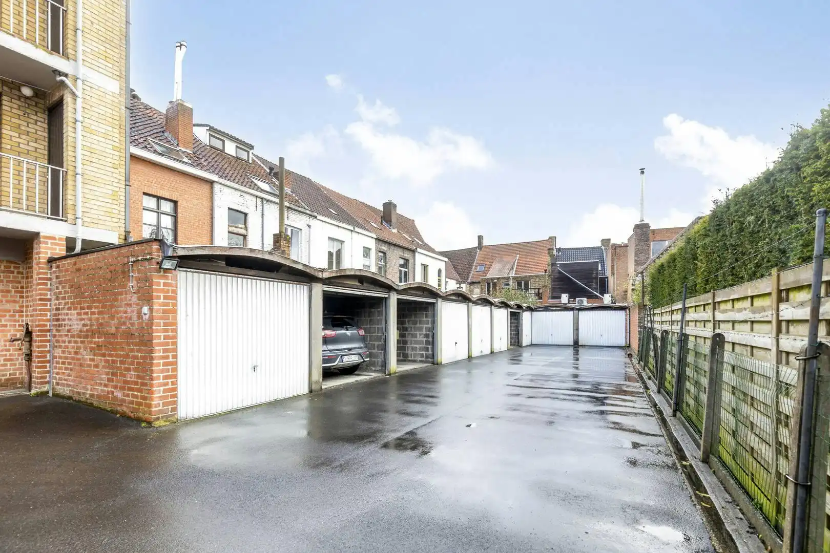 Garagebox te koop in Brugge centrum foto {{pictureIndex}}