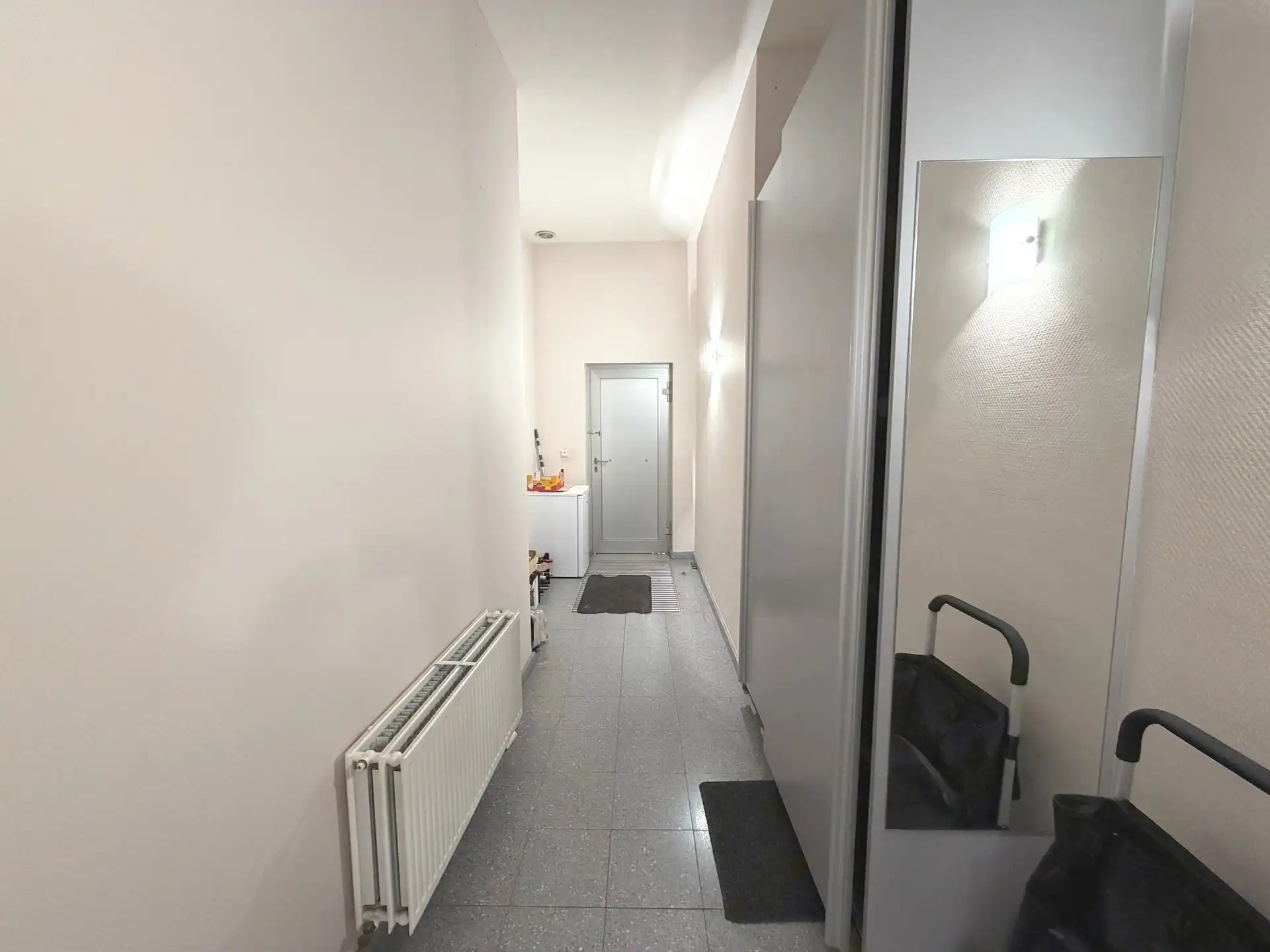 centraal gelegen appartement met zich op markt van Stekene foto 8