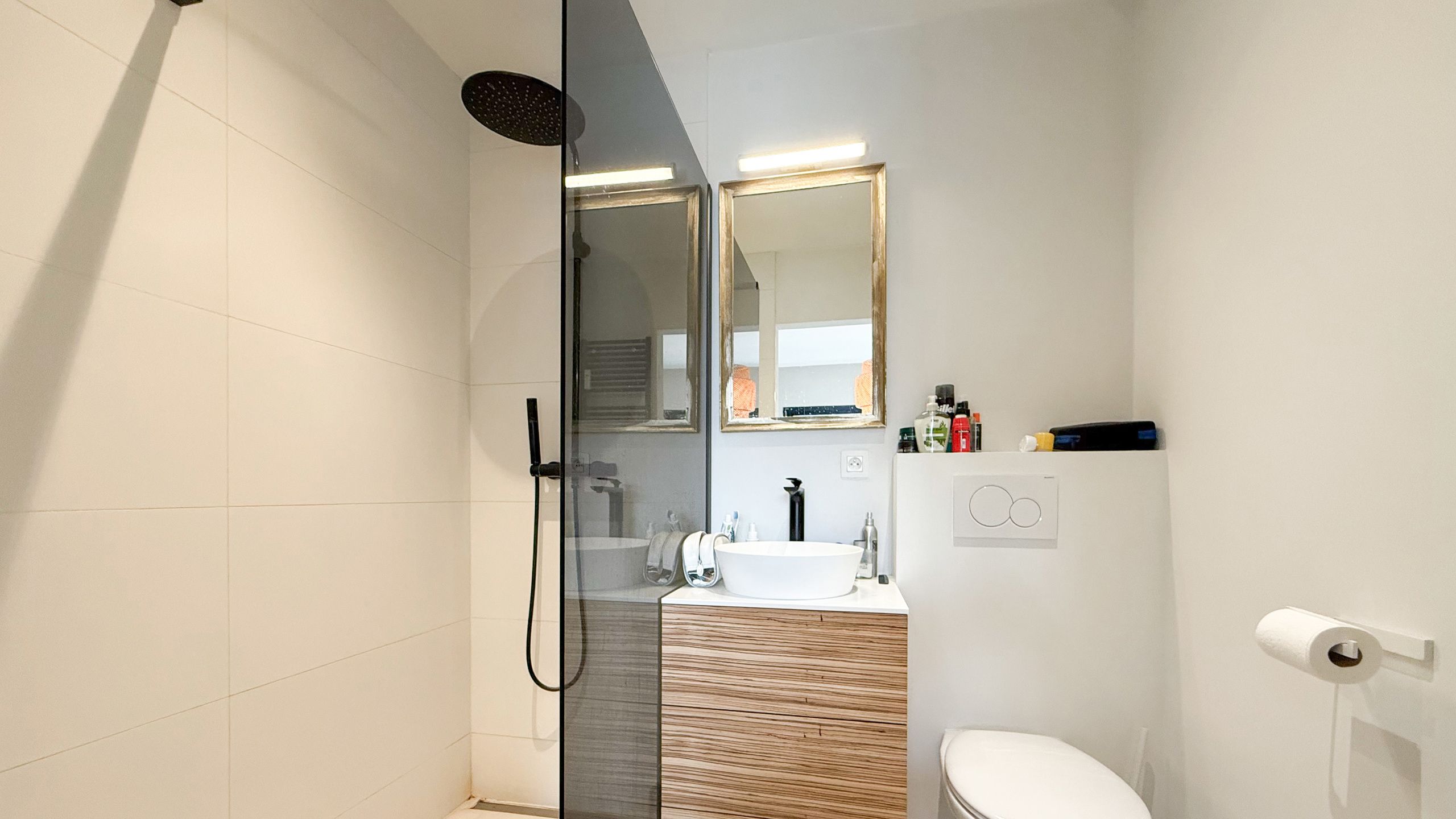 Residentieel modern appartement met ondergronde parking! foto 18