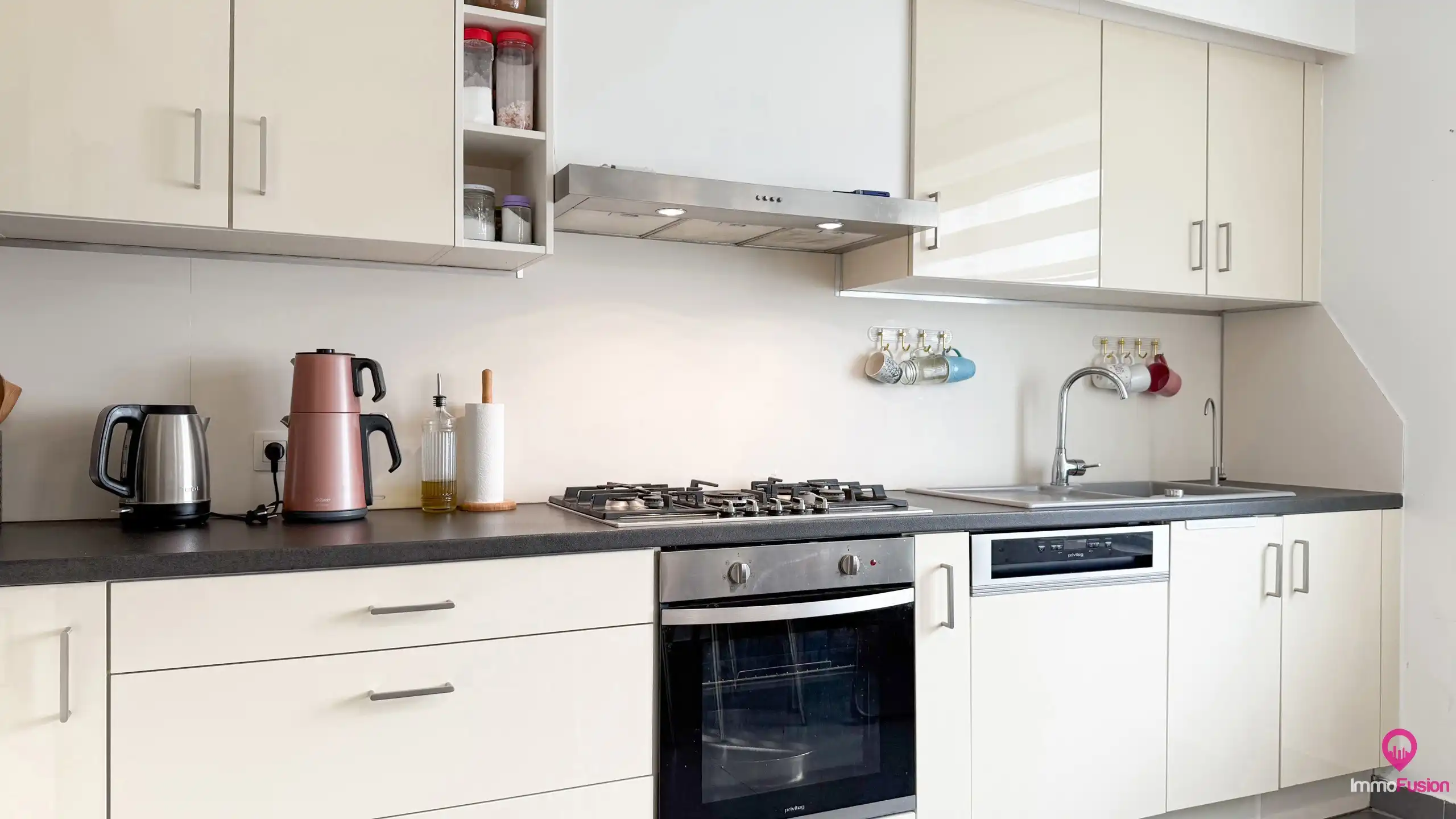 Instapklare vrijstaande woning met grote tuin in Berkenbos! foto 11