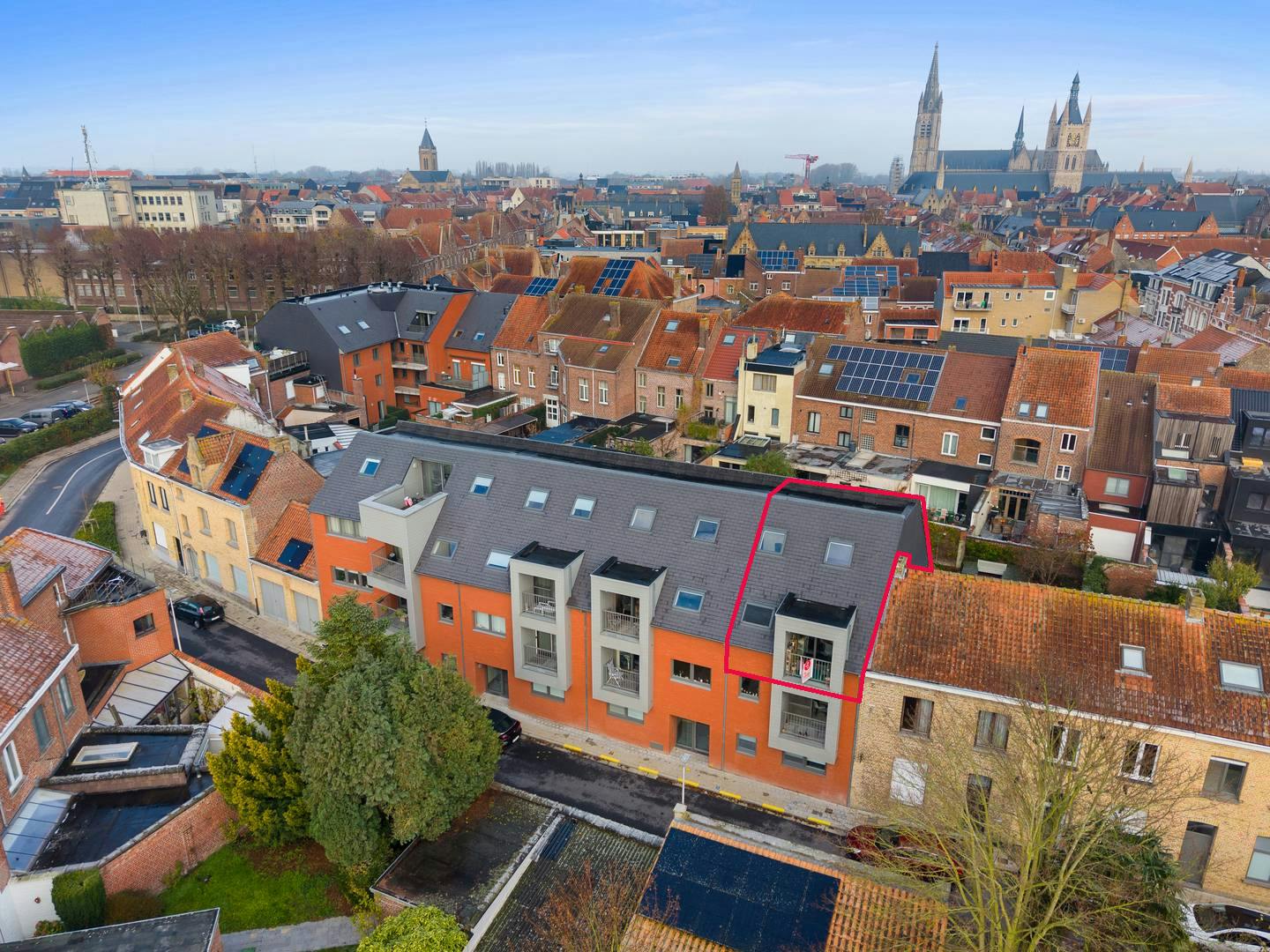 Instapklaar appartement met garage in centrum Ieper  foto 10