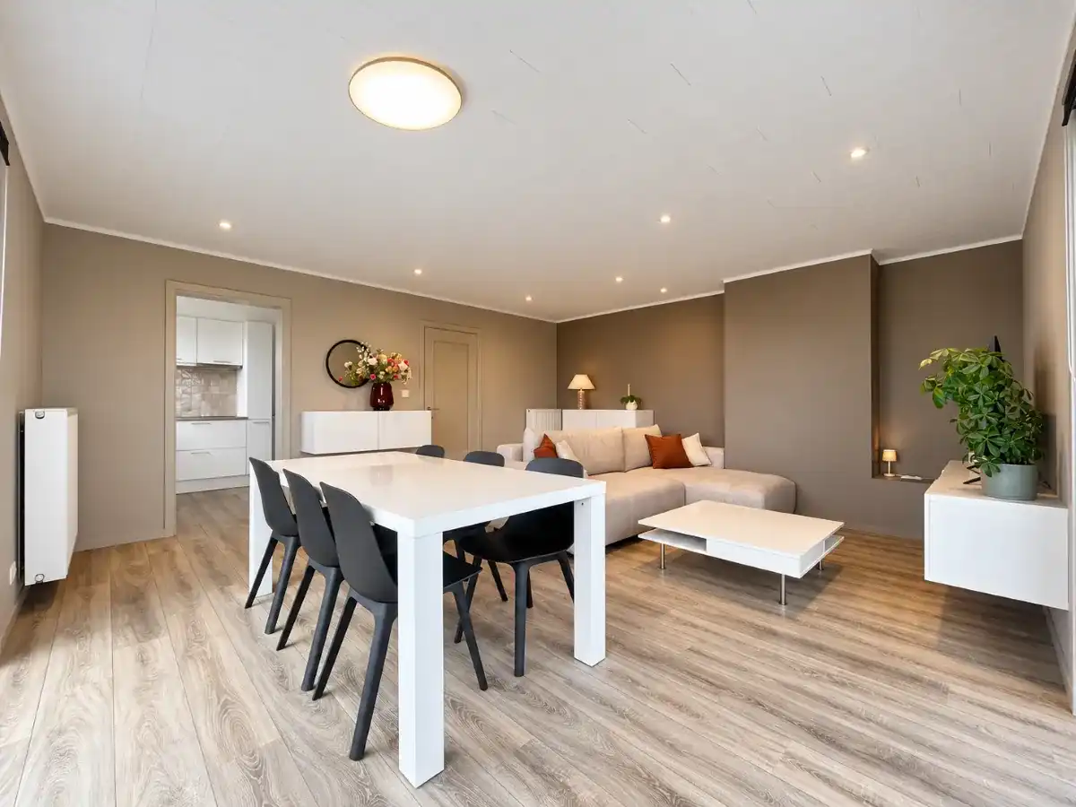 Ieper – Instapklaar appartement met groenzicht en 2 slaapkamers foto 2