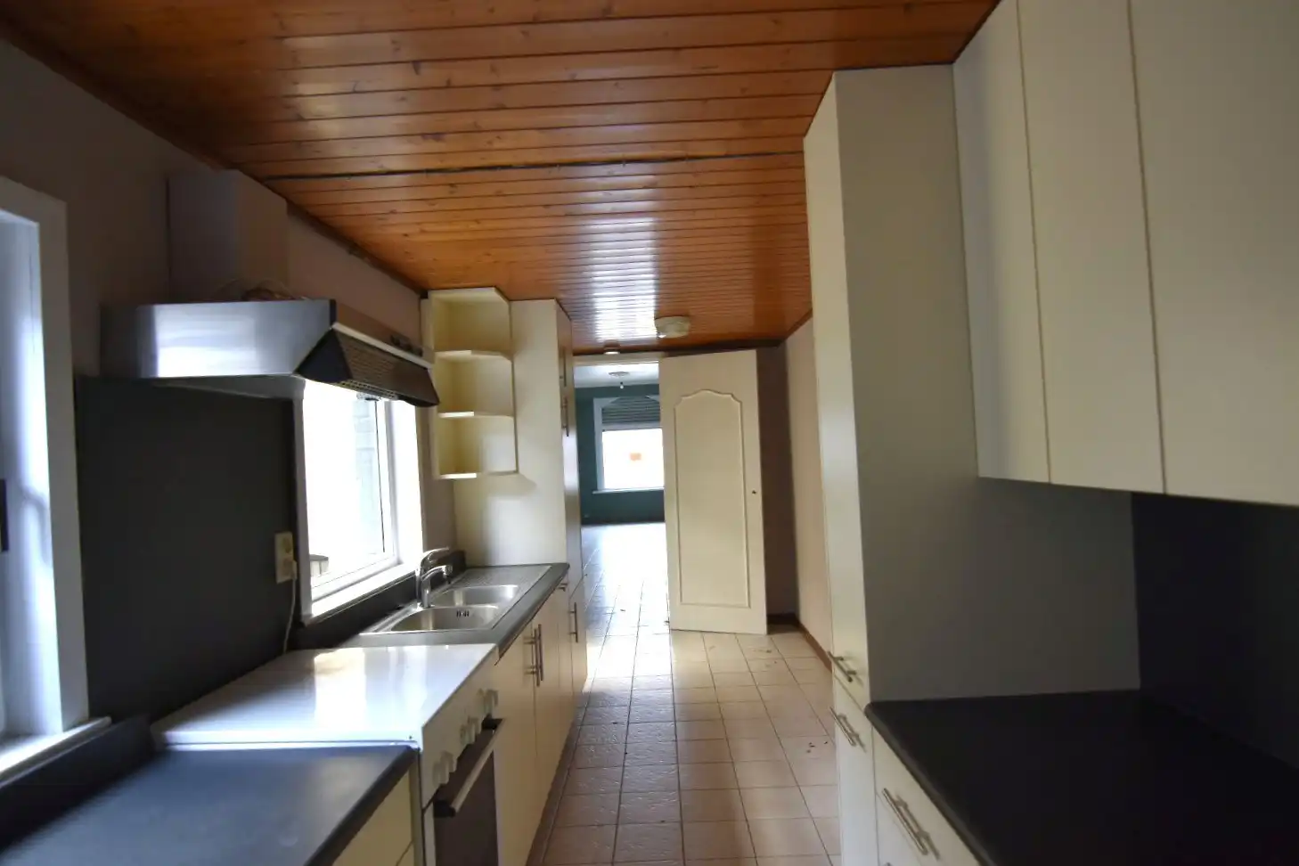 Te renoveren rijwoning met goeie ligging foto 7