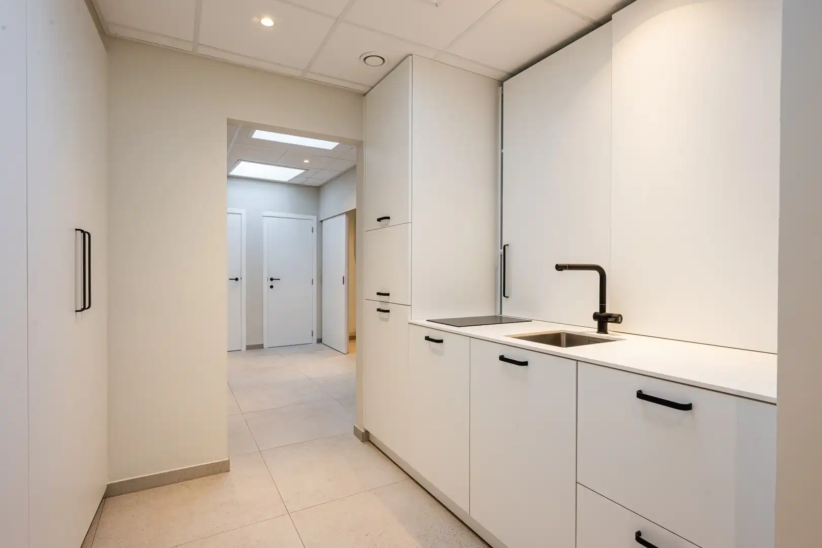 Stijlvolle woonst te koop in Eeklo - Recent gerenoveerd met diverse mogelijkheden in een levendige omgeving! foto 15