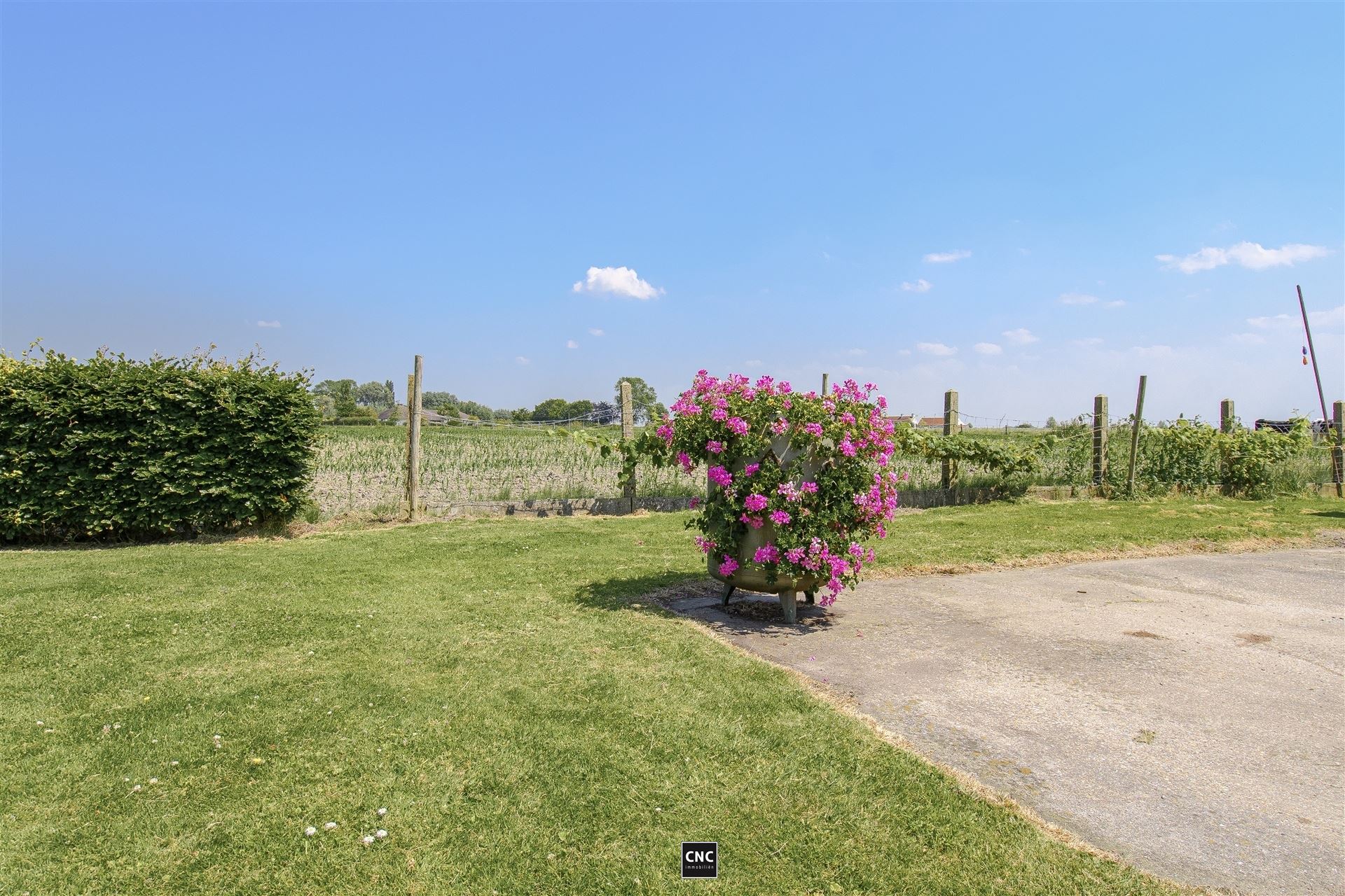 KANGOEROEWONINGEN met een uitgestrekte tuin, sfeervol terras met adembenemend uitzicht en royale loods met werkplaats. Maar liefst 28 meter gevelbreedte! foto 62