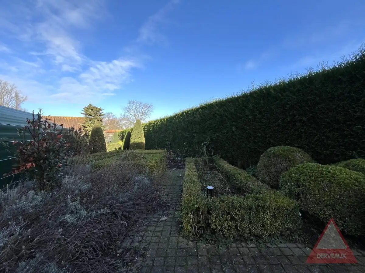 Zonnebeke – Woning met ruime tuin en uitweg achteraan foto 12