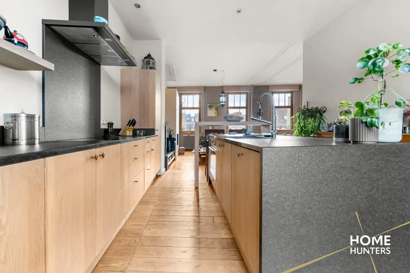 Uniek restaurant met luxueuze woonst in hartje Ieper foto 24