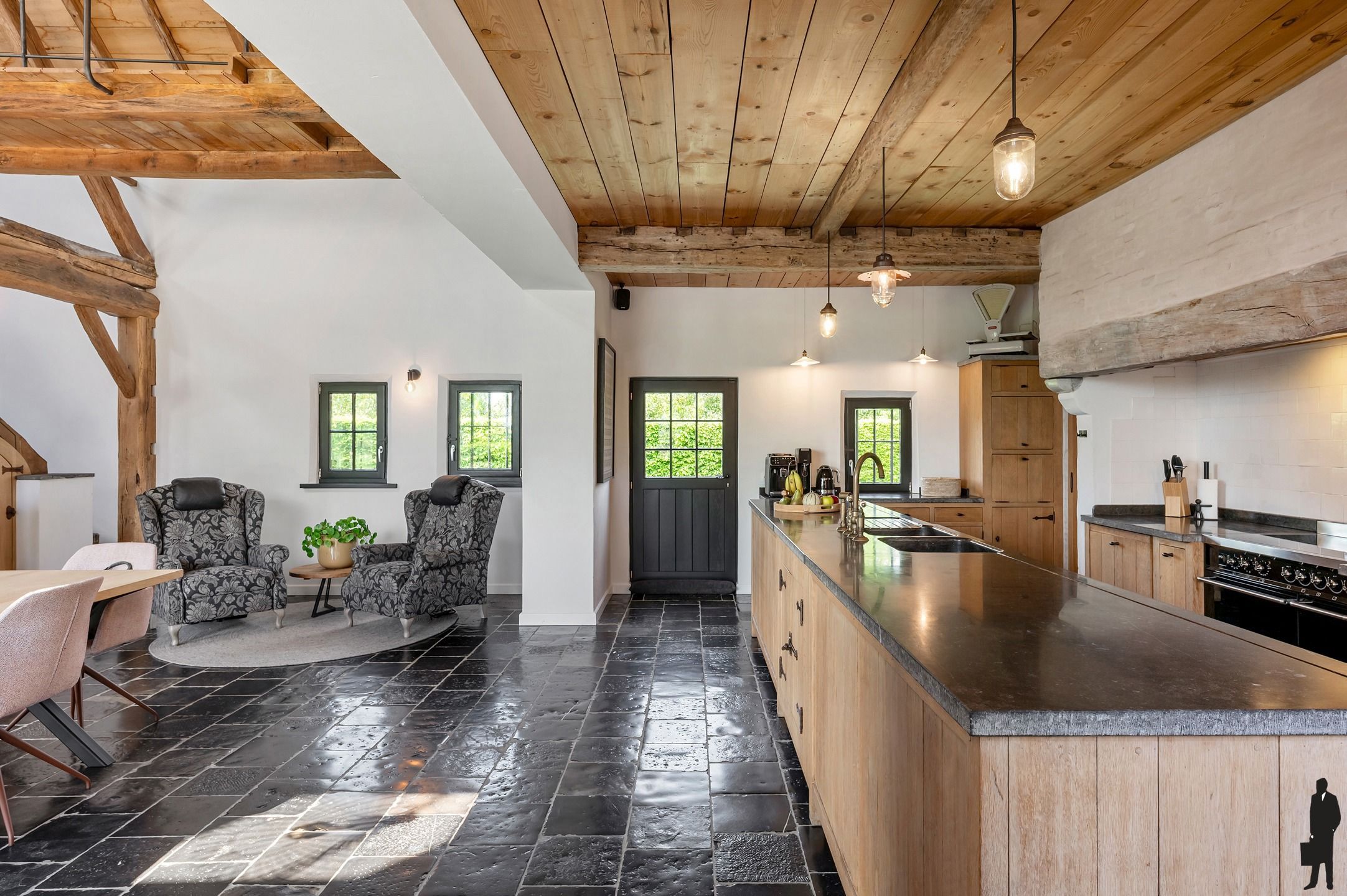 Unieke hoeve met schuur en bijgebouw op een perceel van 1ha foto 10