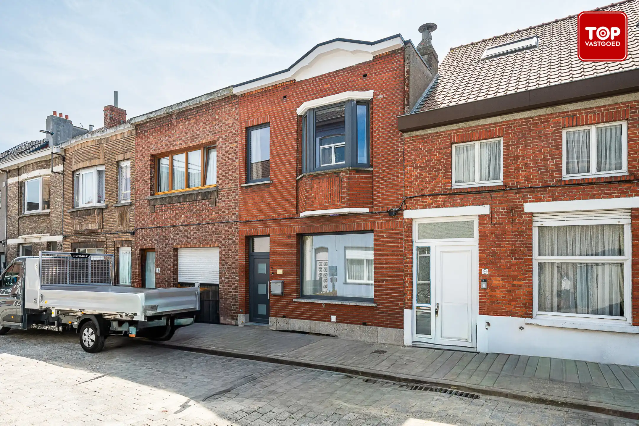 Instapklare woning met een zonnige, zuidwestgerichte tuin op een centrale locatie. foto {{pictureIndex}}