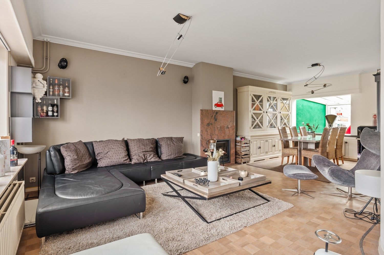 Ruime beletagewoning met 3 slaapkamers en een grote tuin in Wijnegem! foto 3
