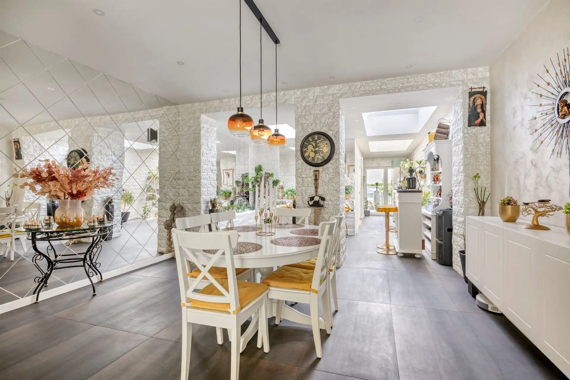 Instapklare woning met 3 (mog. 4) slaapkamers en tuin.  foto 5