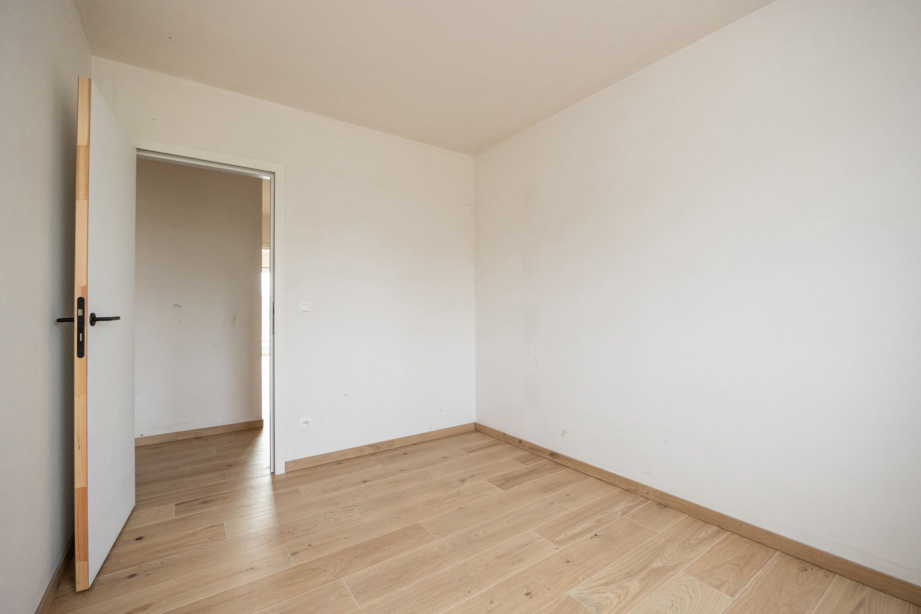 Woning met 4 slaapkamers en fietsenberging/carport op perceel van ca 327m² foto 11