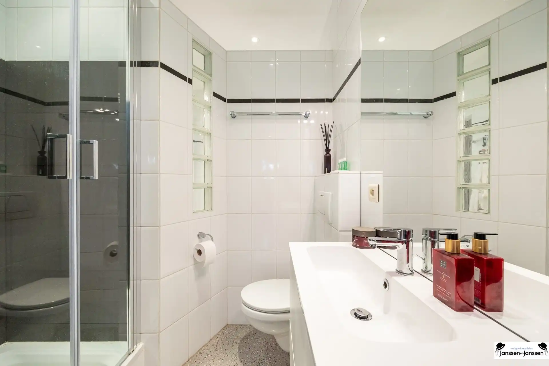 Charmante villa op toplocatie in hartje Ekeren foto 29