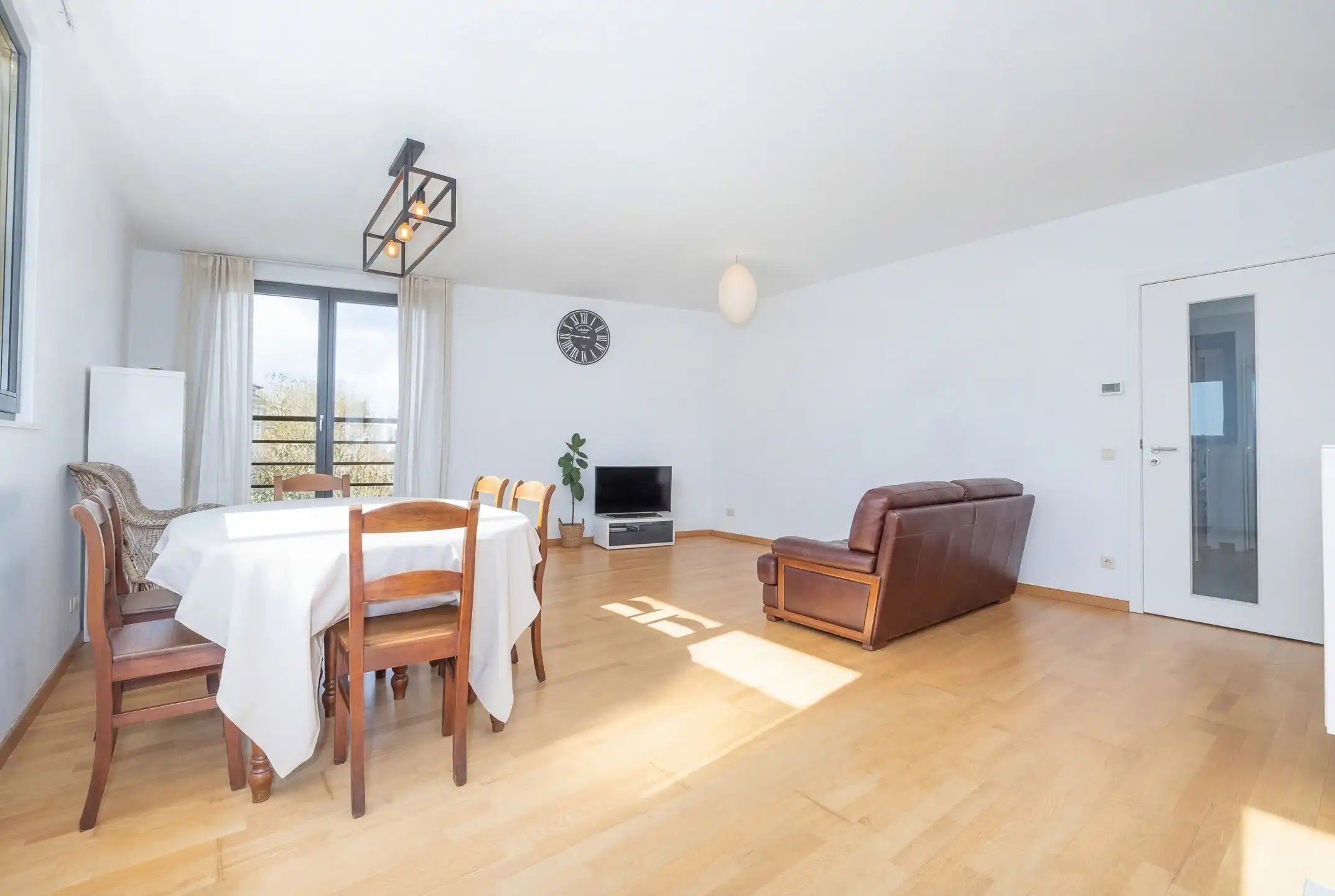 Aantrekkelijke zin Ruimte, licht en comfort in één foto 11