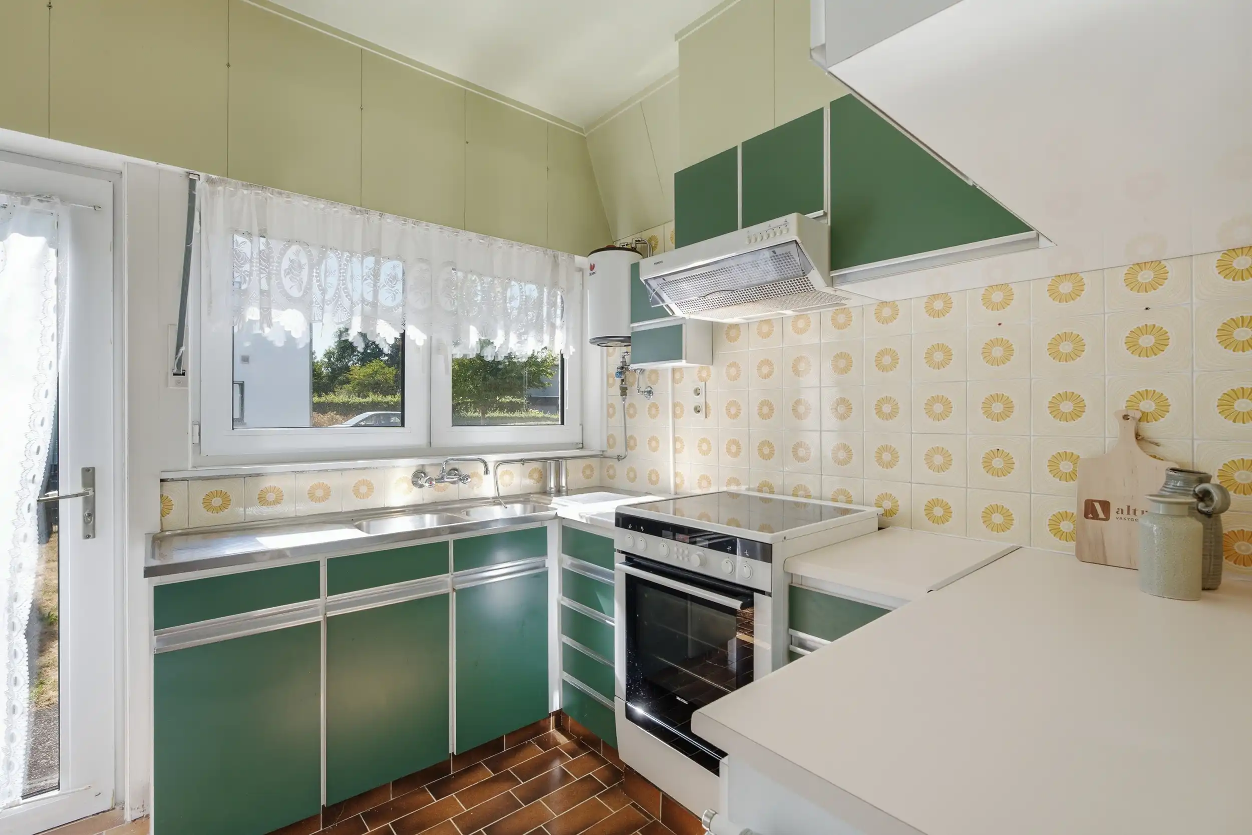 Renovatieproject met 4 slaapkamers en zonnige tuin! foto 7