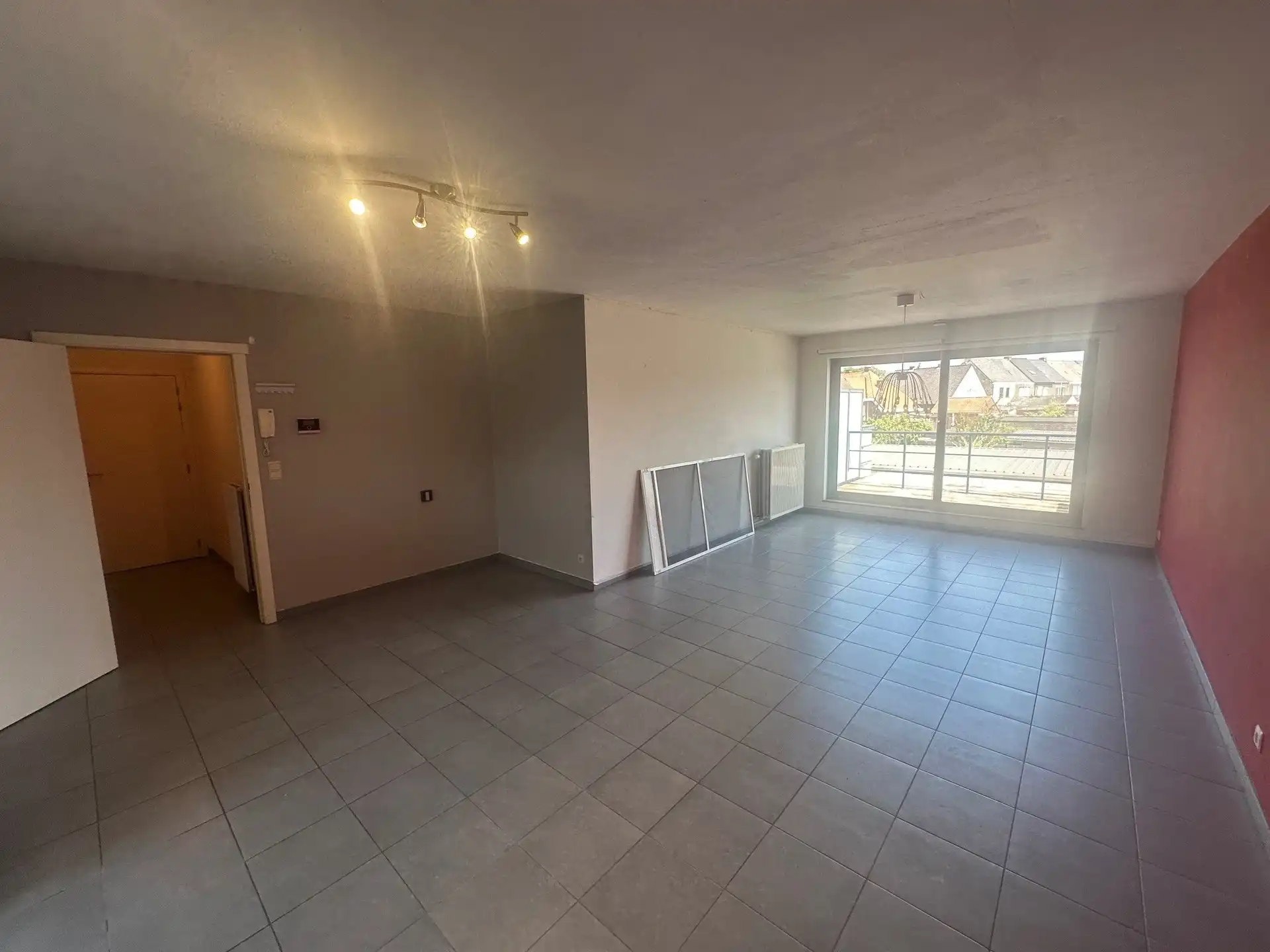 Rustig gelegen duplex appartement met carport foto 2