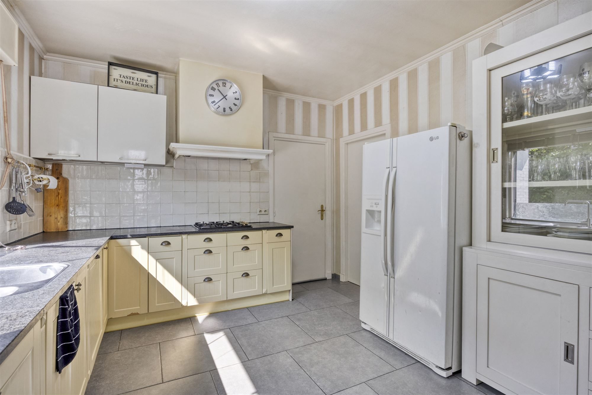 Verassend royale gezinswoning met 4 a 5 slaapkamers foto 16
