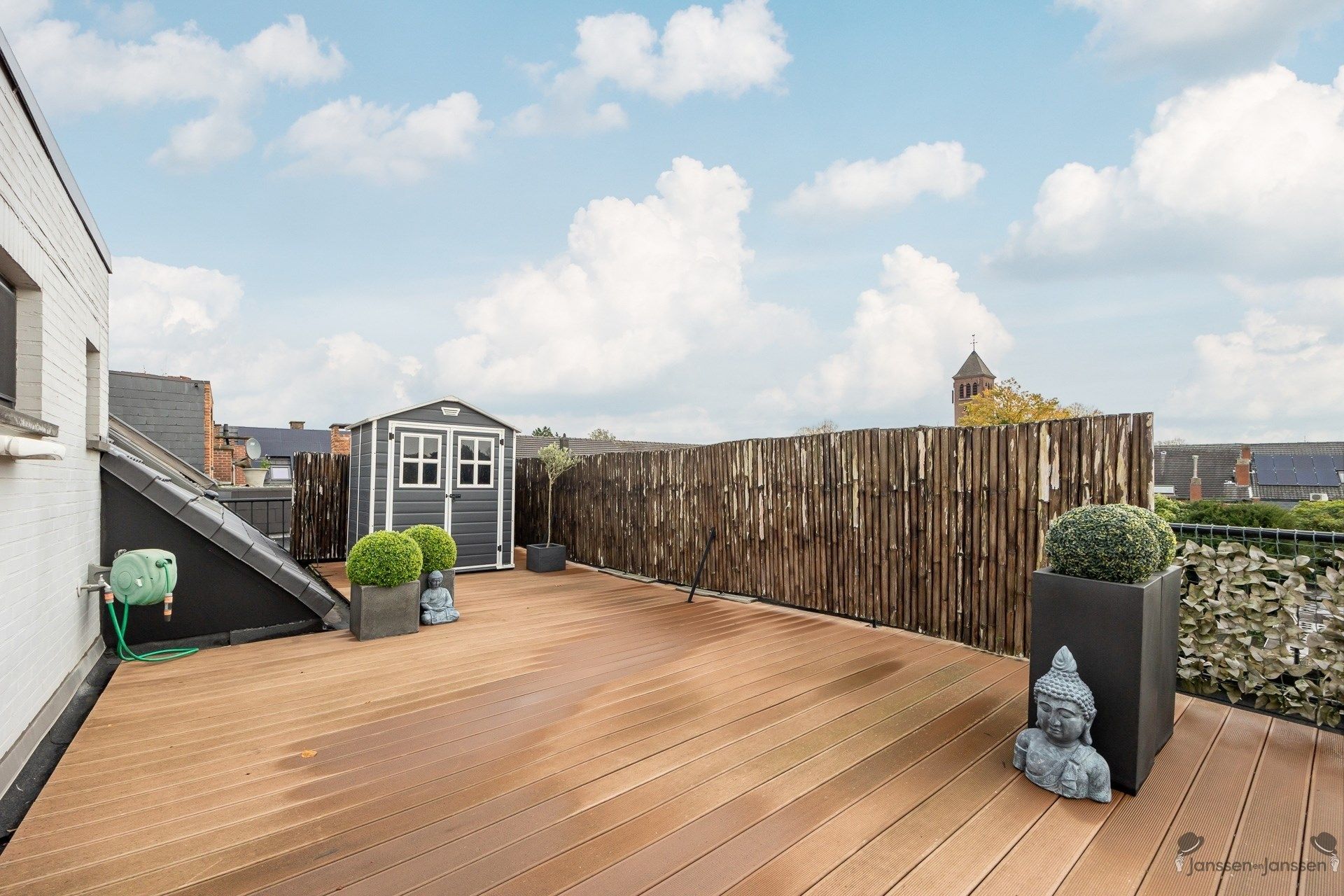 Modern, stijlvol dakappartement met riant terras en panoramisch uitzicht foto 25