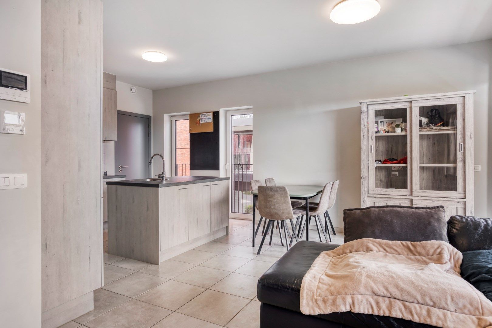 Recent appartement met 2 slpks, centraal gelegen in Geel.  foto 9