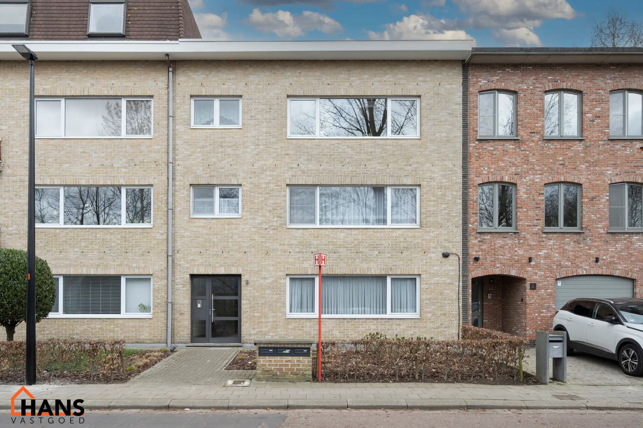 3-slaapkamerappartement met garagebox. foto {{pictureIndex}}