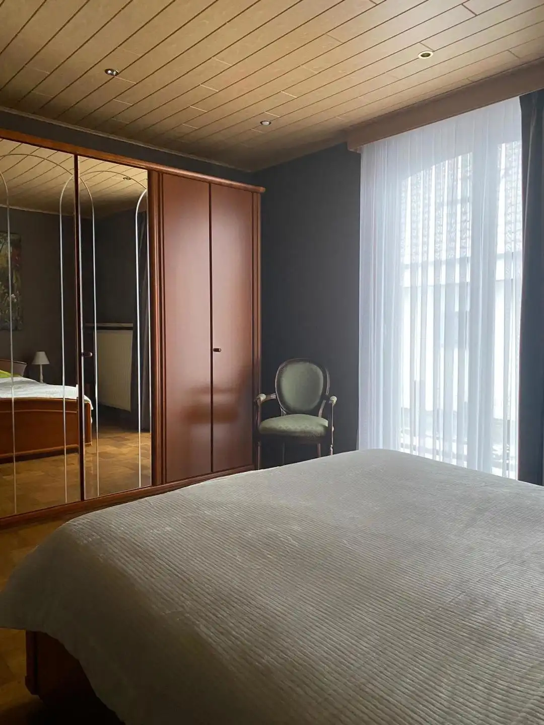 HILLEGEM - Mooie bungalow in rustige woonwijk op toplocatie foto 12