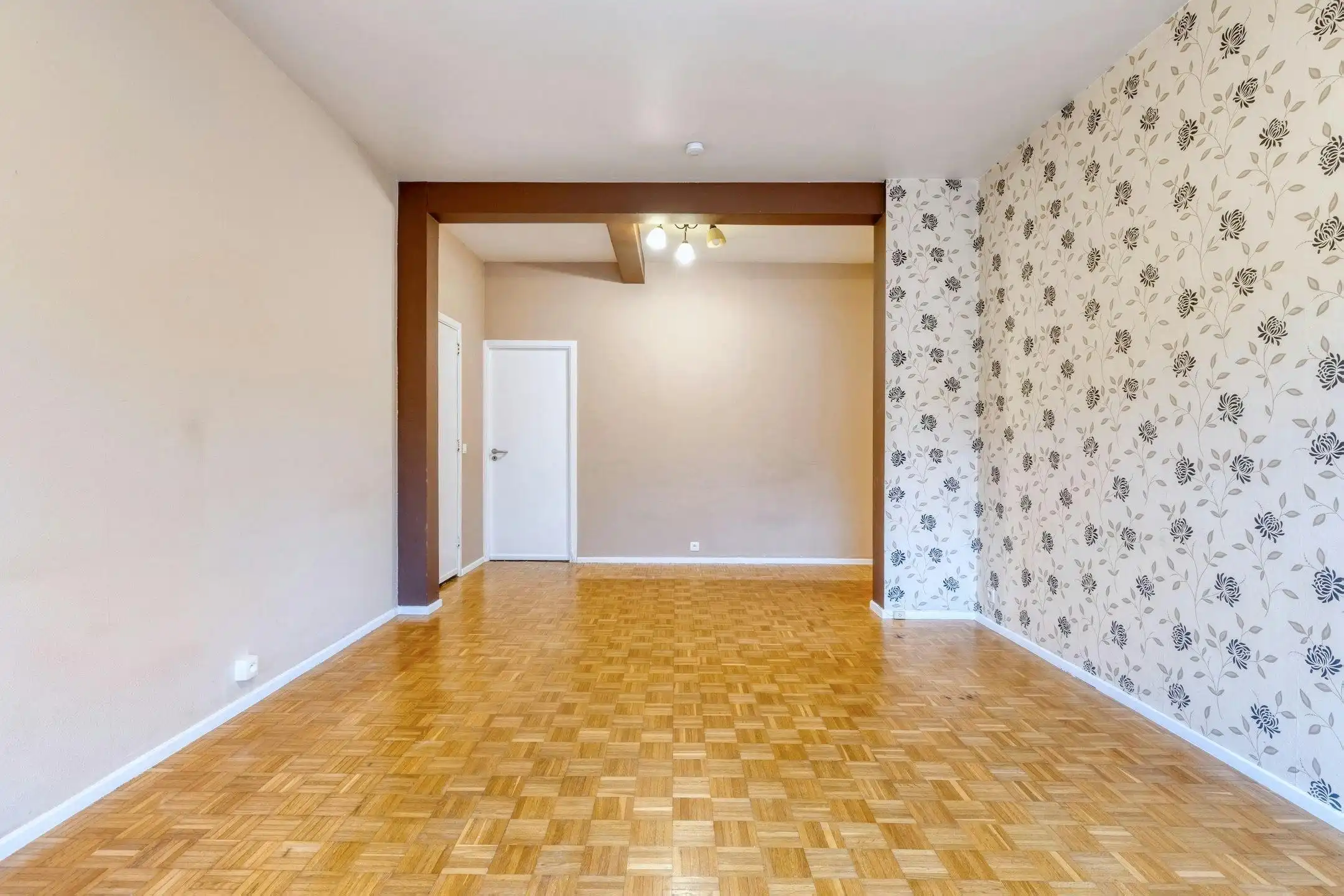 Gelijkvloers appartement met 2 slaapkamers te koop in Antwerpen foto 2