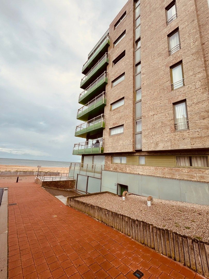 Hoekappartement met 180 ° panoramisch zicht op de Zeedijk  foto 2