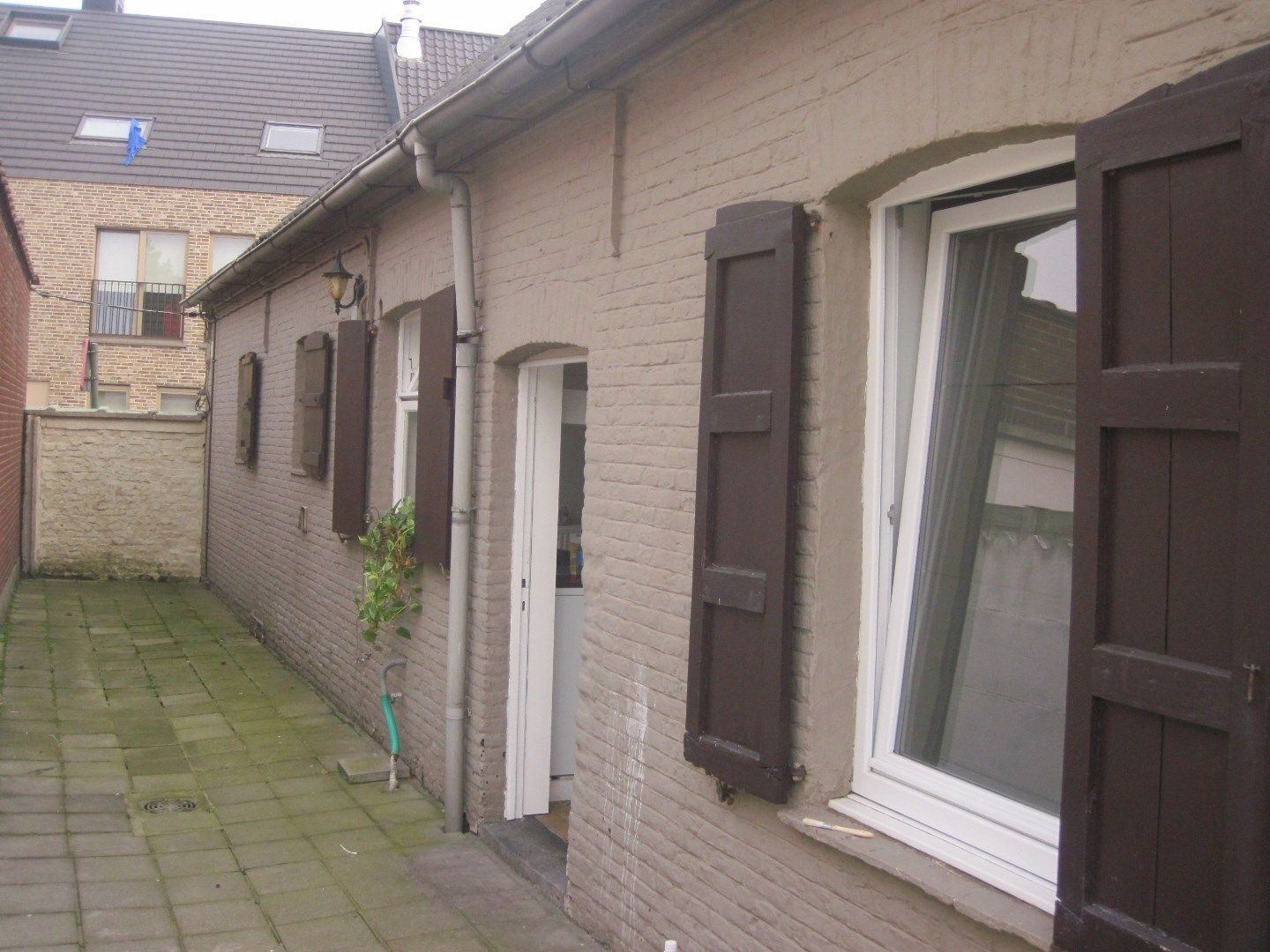 Goed gelegen, gelijkvloerse woning. foto 2