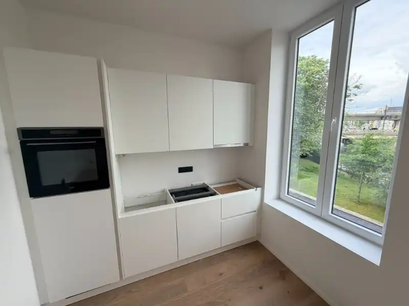 --- NIEUW --- Prachtig gerenoveerd appartement met zicht op het water in Gent. foto 6