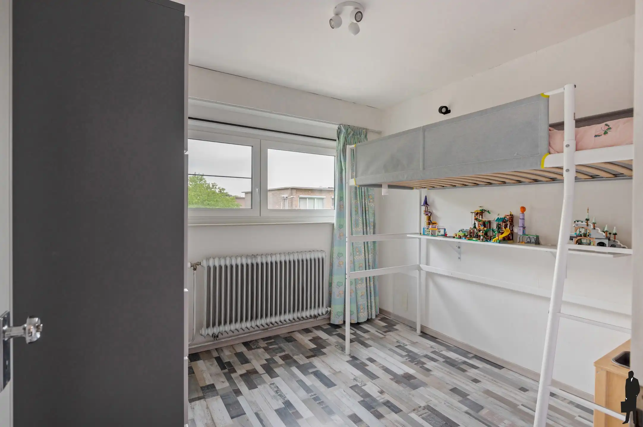 Welgelegen zeer energiezuinige woning met 5 slpks en Z-tuin foto 18