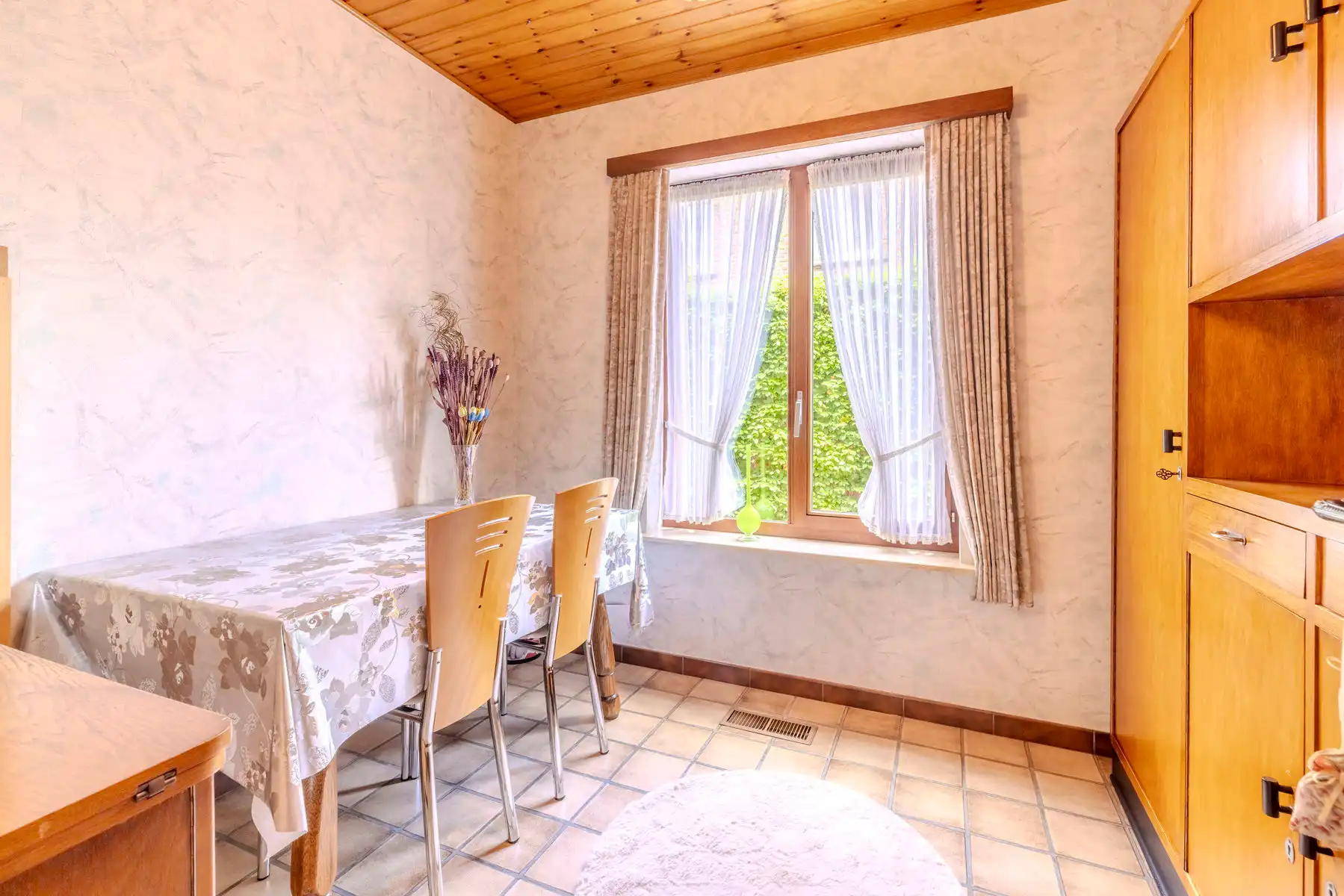 Ruime woning met 5 slpks, gezellig tuin en grote kelder foto 10