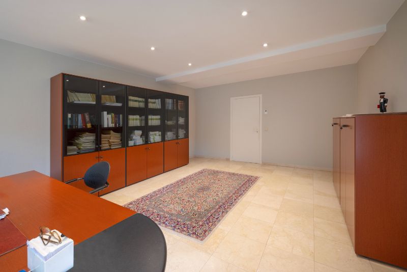 Ruim kantoor van 160 m2 met vlotte bereikbaarheid foto 3