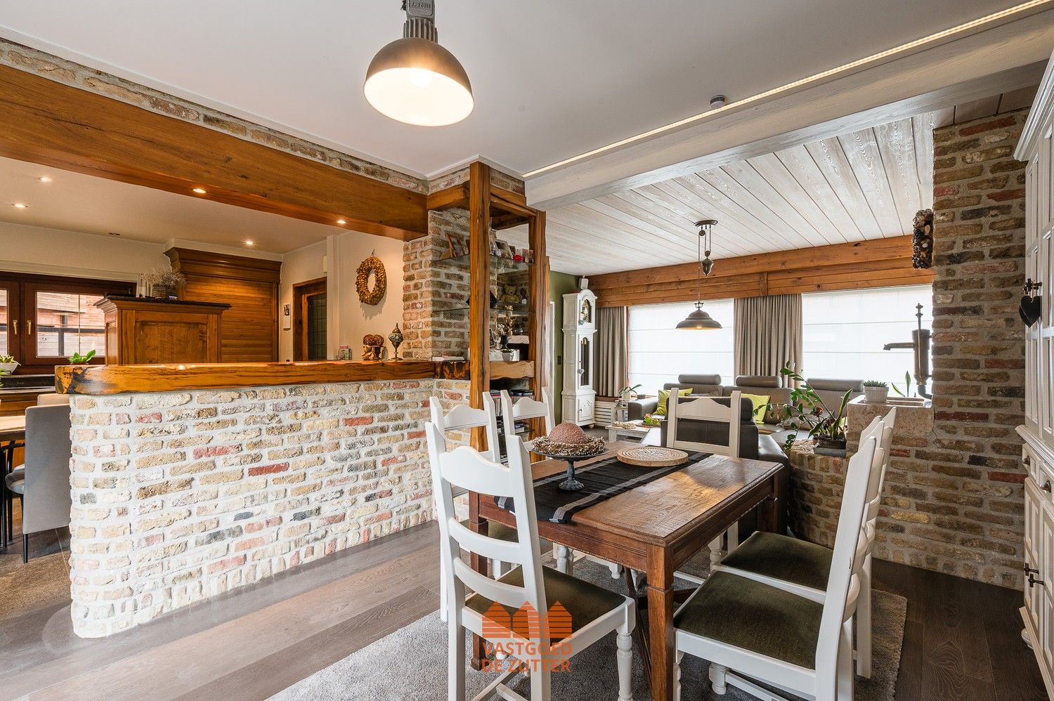 Unieke open bebouwing met functionele schrijnwerkerij op 1.376 m² foto 12