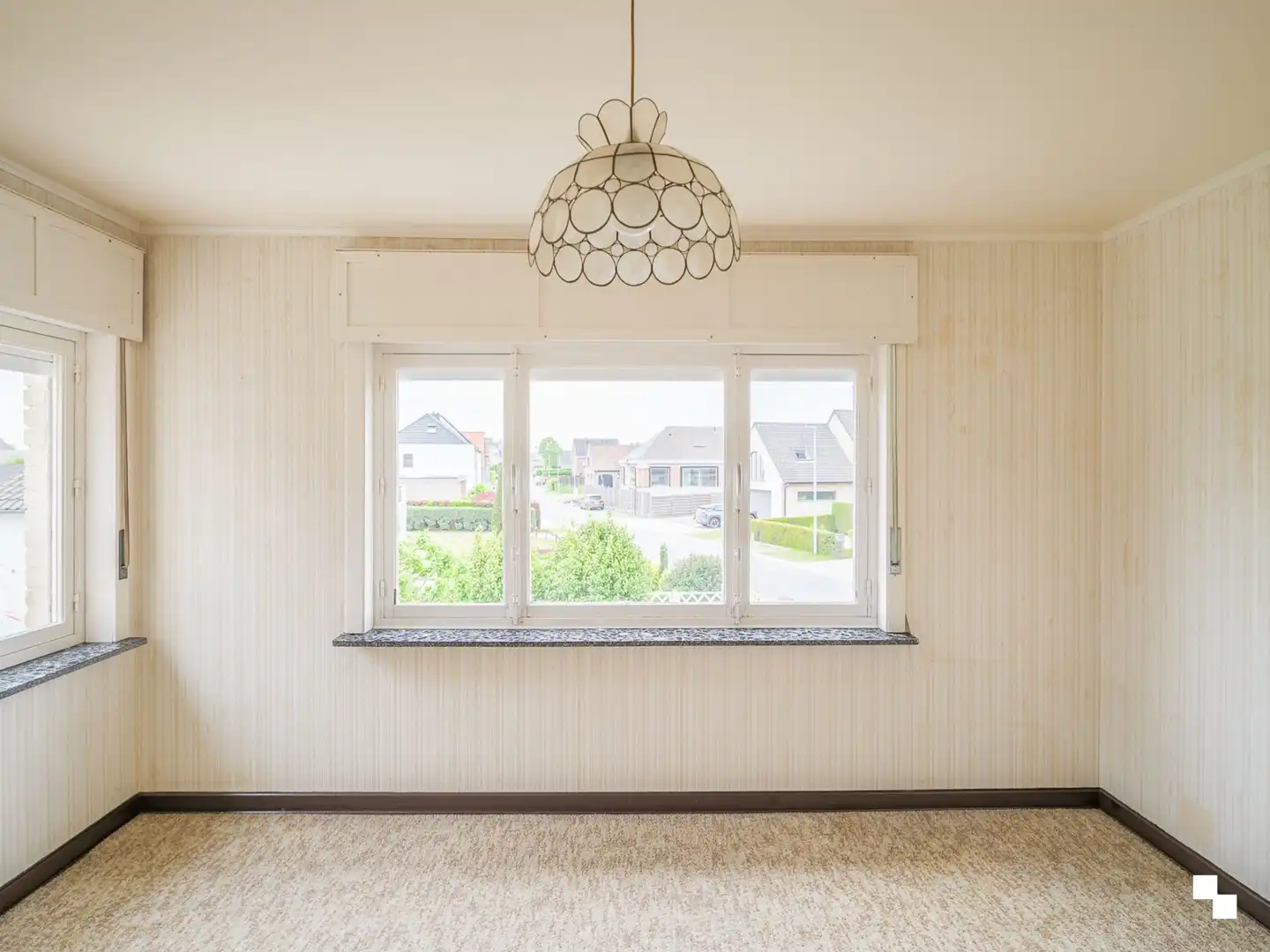 Ruime, te renoveren woning in het mooie Asper foto 13