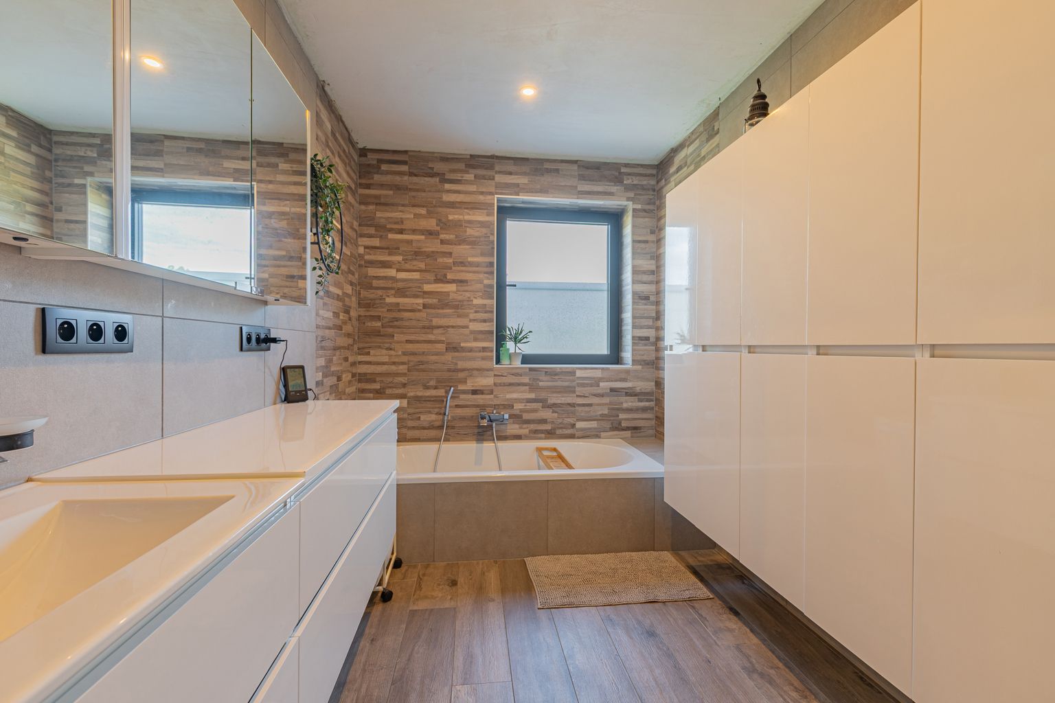 Prachtige nieuwe woning 5 slpk, zonnepanelen én thuisbatterij foto 12