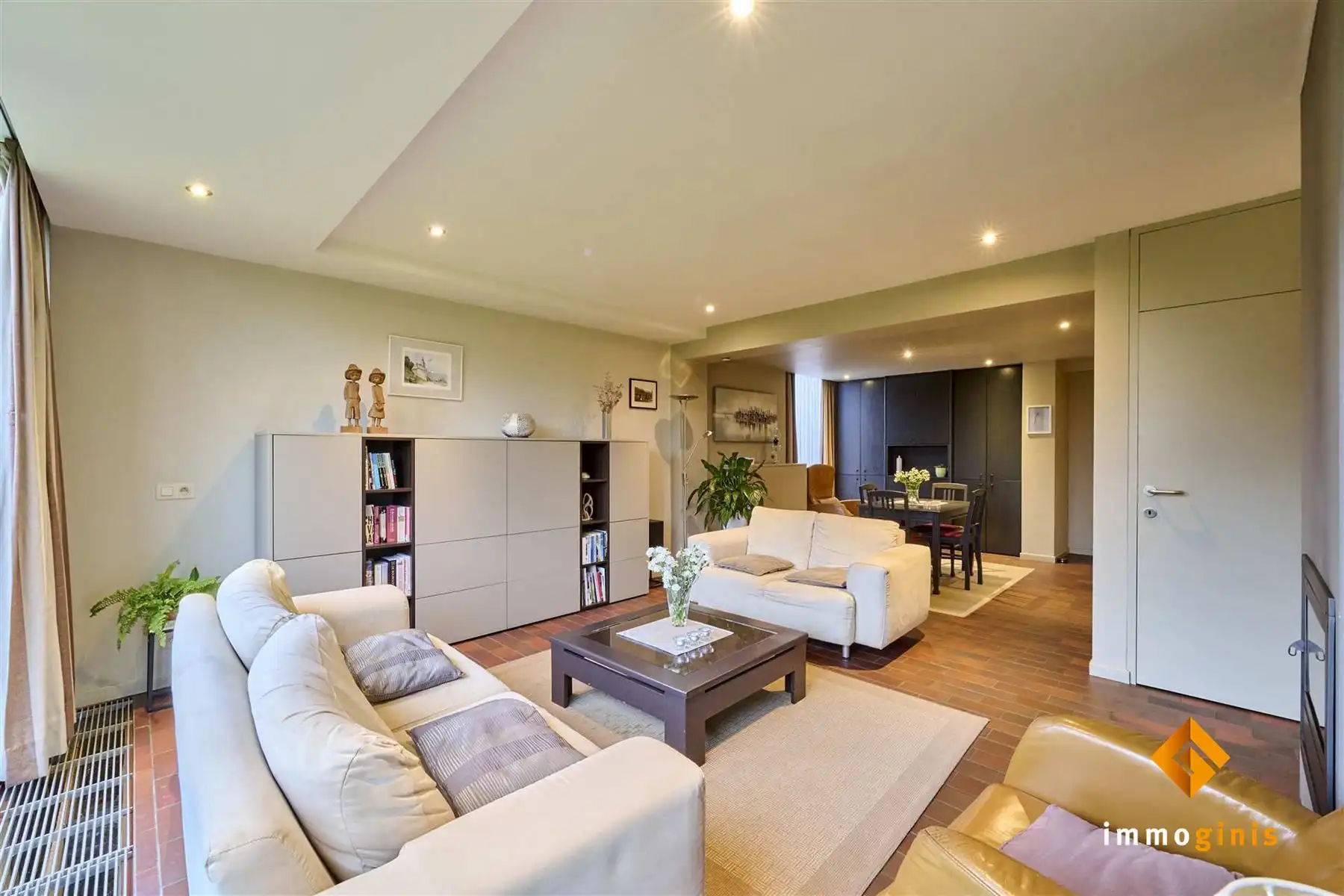 Zéér ruime woning op een mooi perceel van 17a82ca met 5 slaapkamers en uitbreidingsmogelijkheden op de eerste verdieping! foto 10