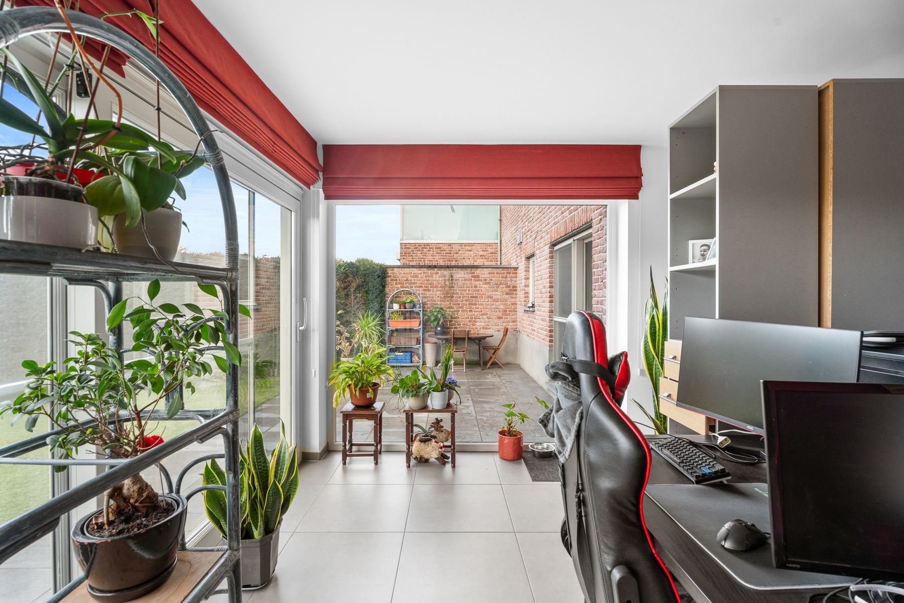 Gelijkvloers appartement met tuin en garage in Astene. foto 3