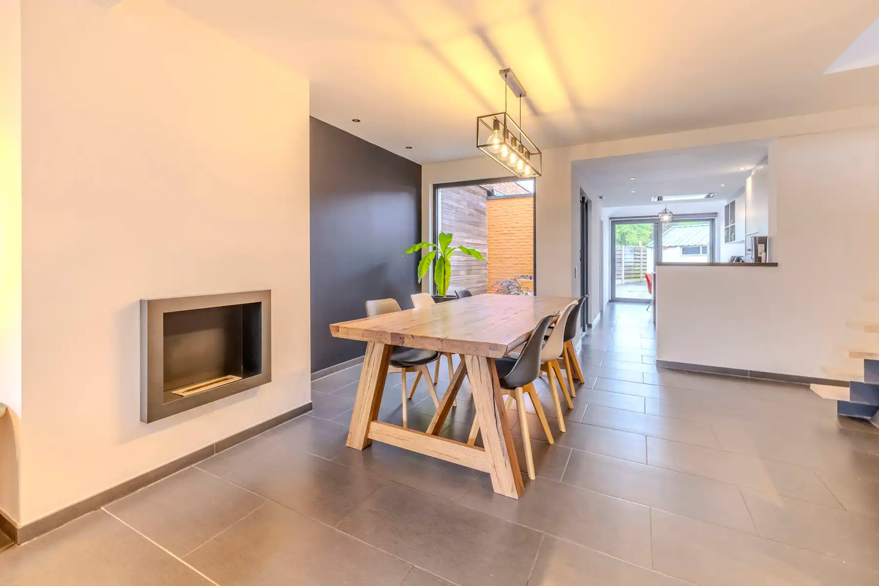 Gerenoveerde woning met o.a. 3 slaapkamers foto 13