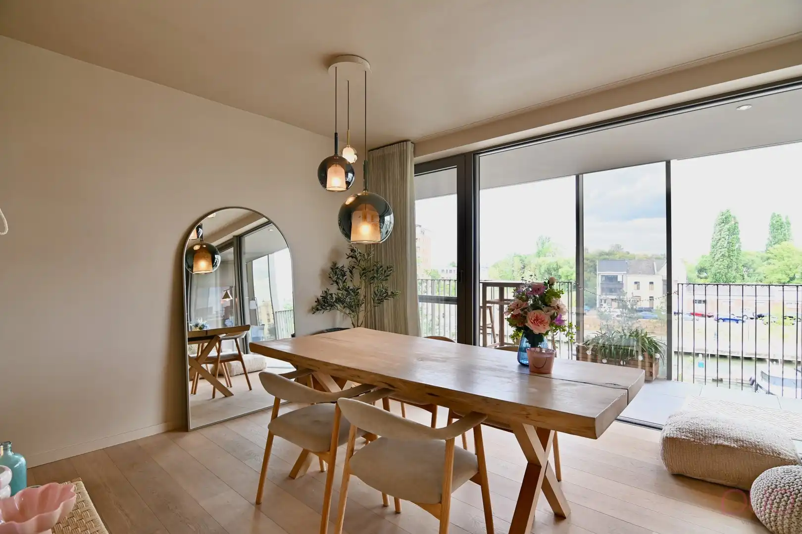 Wonen aan het water, midden in het bruisende hart van Hasselt – perfect bereikbaar en volledig instapklaar! foto 8