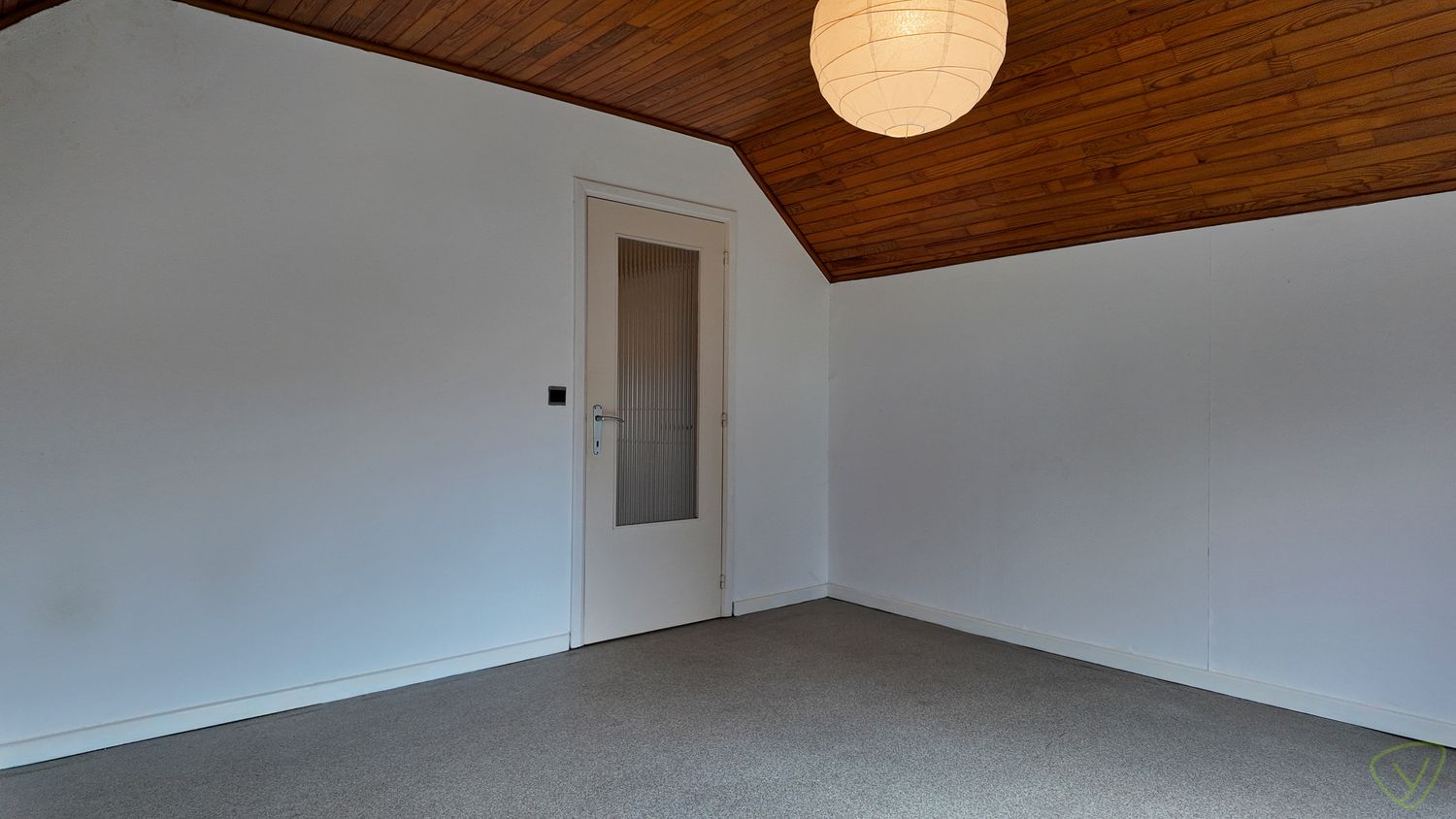 Ruime alleenstaande woning in een rustige buurt met grote tuin! foto 27