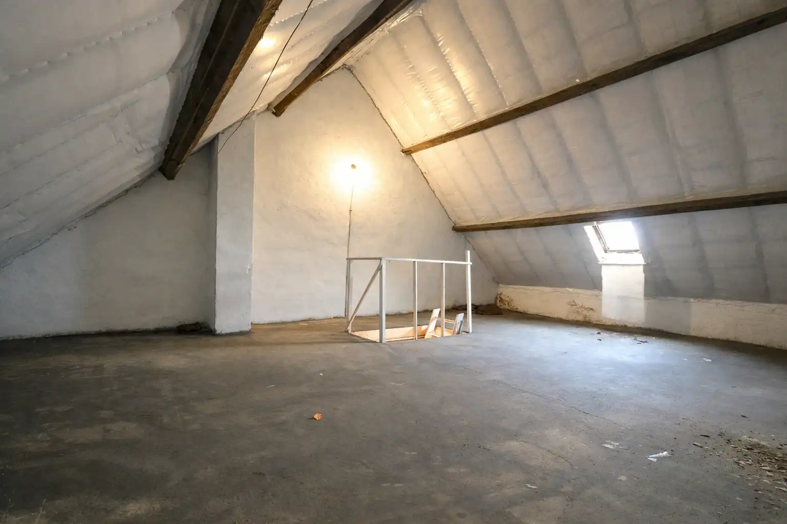 Te renoveren woning met 4 slaapkamers op wandelafstand van het centrum. foto 11