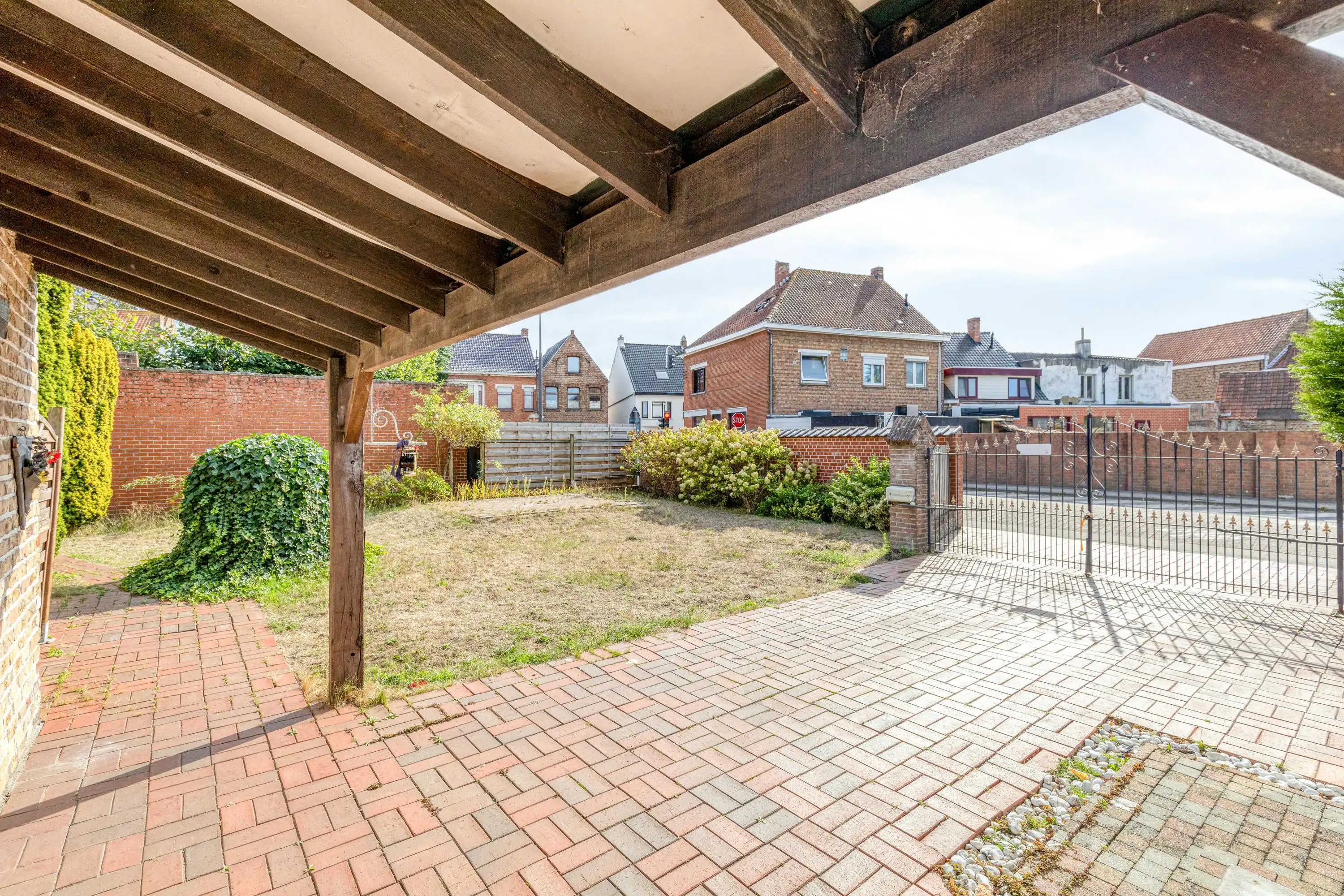 Halfopen huis / grond (537m²) met potentieel in hartje Sijsele (Damme) foto 8
