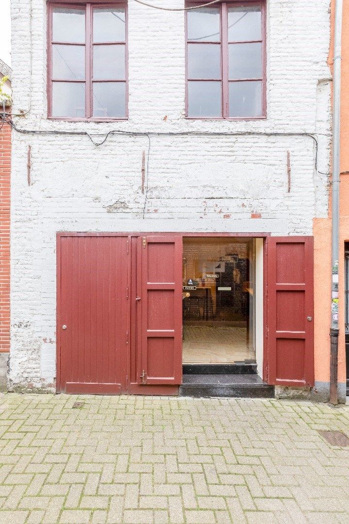 Gekend handelshuis in het commerciële centrum van de stad foto 21