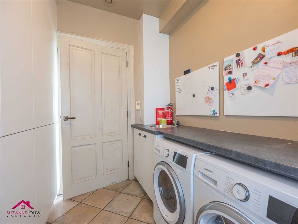 Landelijke villawoning met dubbele vrijstaande garage foto 34