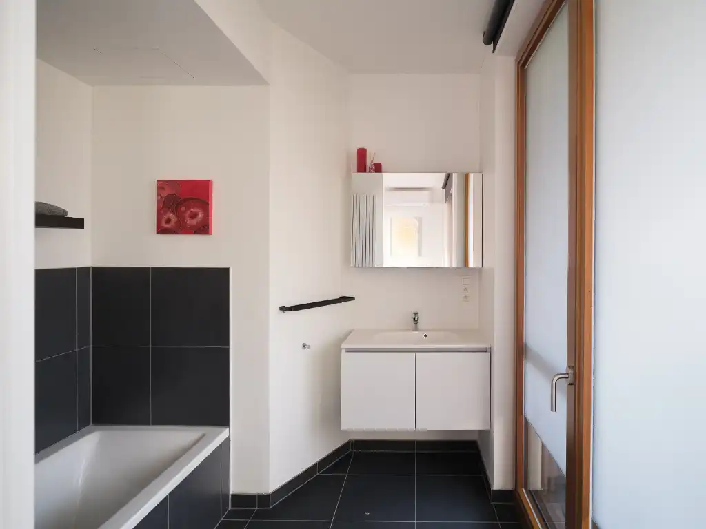 Lichtrijk appartement met weids zicht, twee slaapkamers en drie bijzonder ruime terrassen, gelegen in een bruisende en dynamische omgeving. foto 14