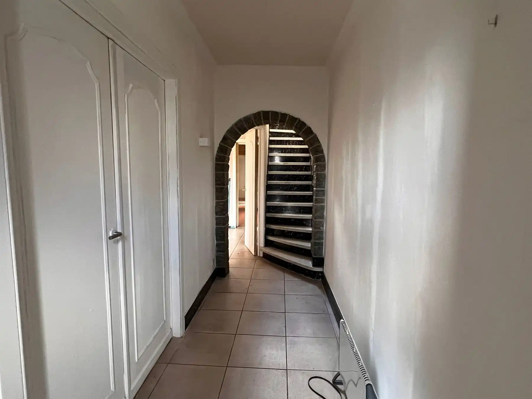 Ruime woning met 5 slaapkamers foto 8