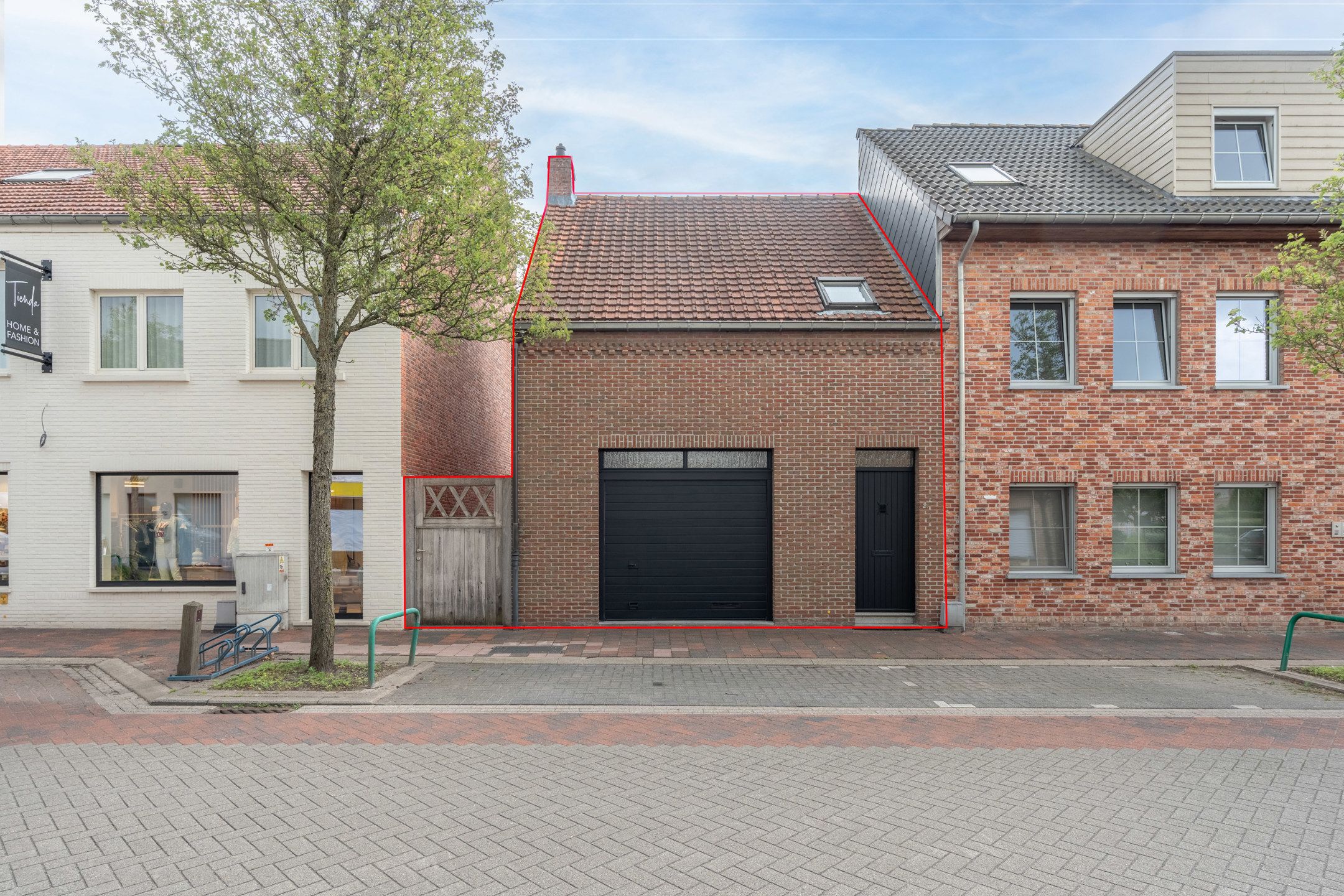 Hoofdfoto van de publicatie: Te renoveren 3slpk woning met prachtige tuin te Vosselaar